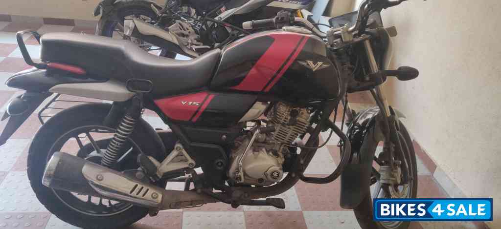 Red Bajaj V15