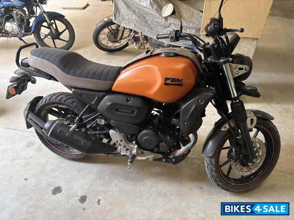 Mat Dull Orange Yamaha FZ-X