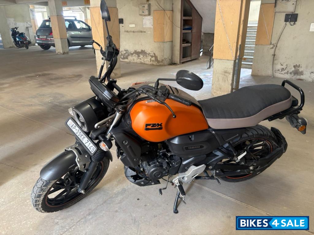 Mat Dull Orange Yamaha FZ-X