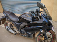 Black Suzuki Gixxer