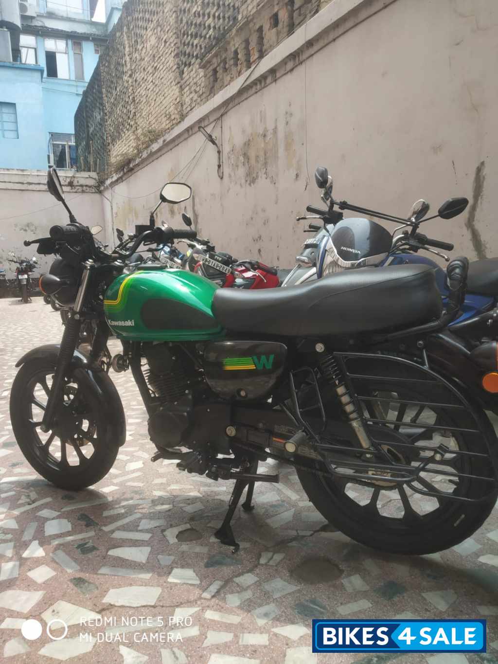 Kawasaki W175 BS6 2023