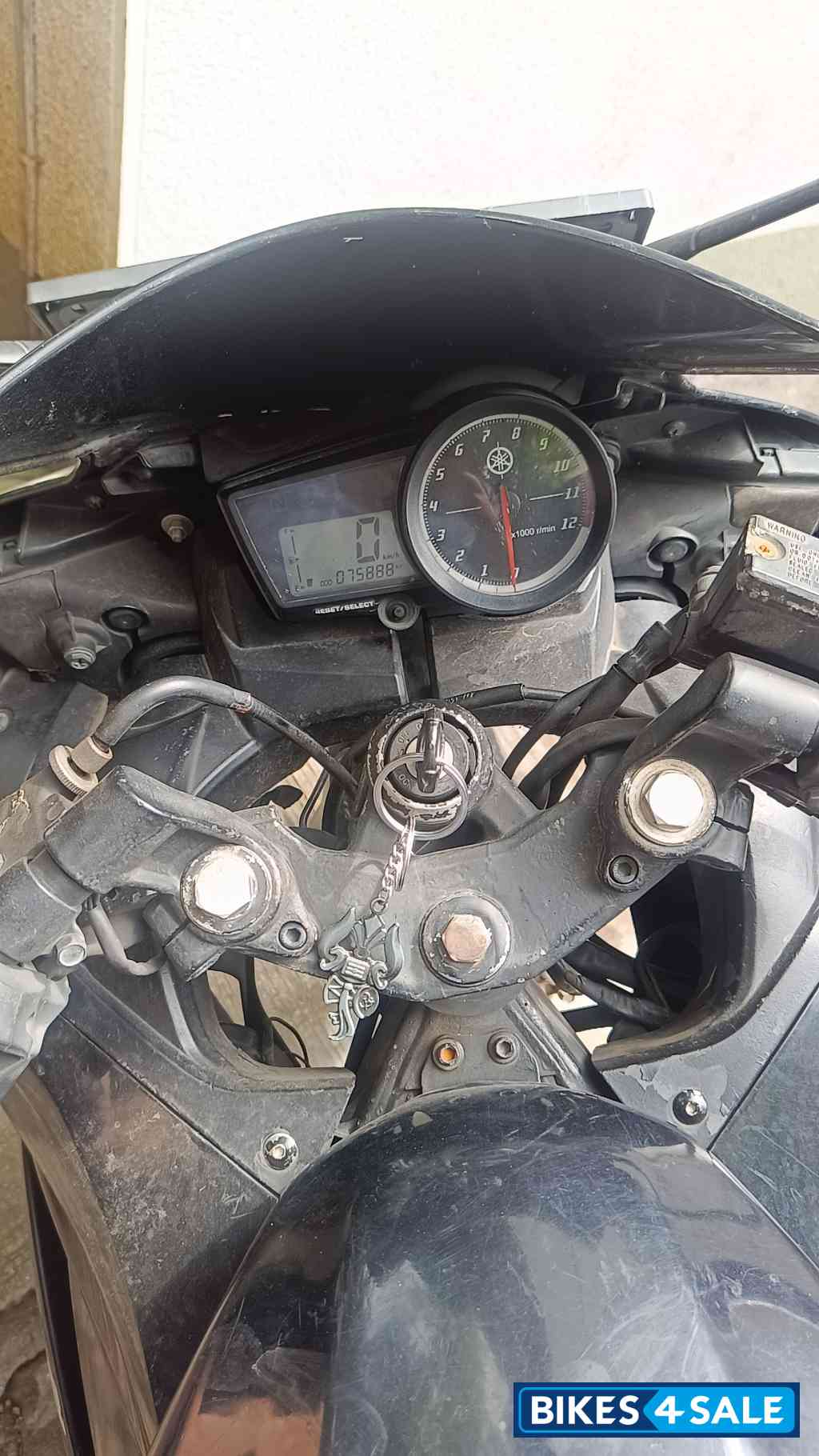 Black Yamaha YZF R15