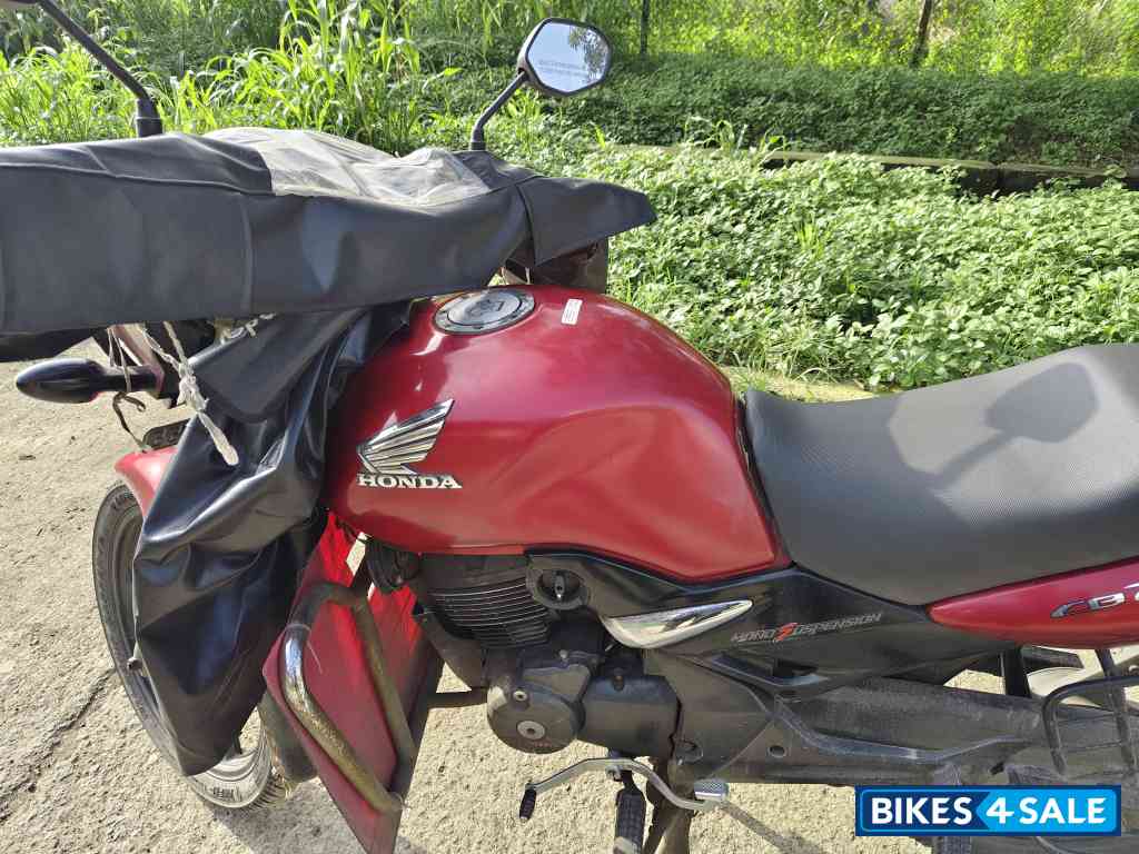 Red Honda CB Unicorn