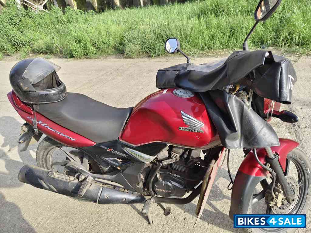 Red Honda CB Unicorn