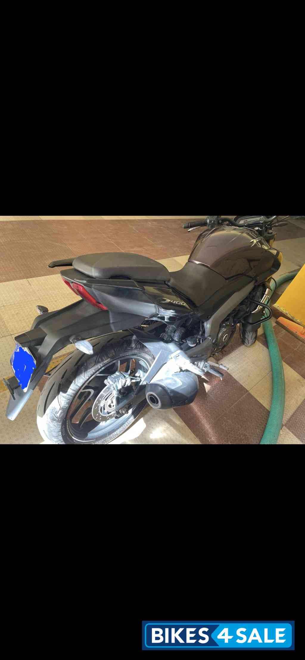Wine Bajaj Dominar 400