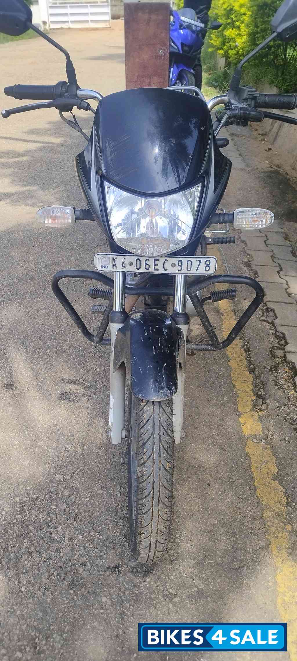 Black Honda Shine 125