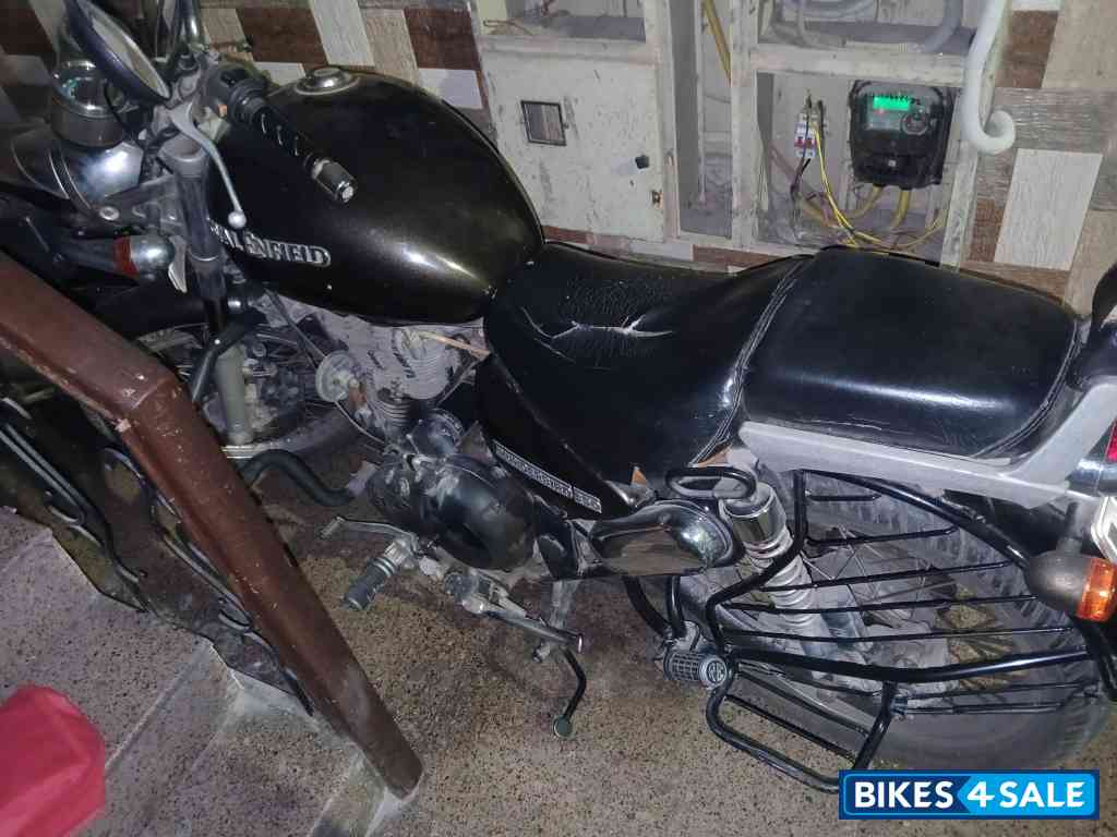 Black Royal Enfield Thunderbird TwinSpark 350