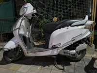 White Honda Aviator
