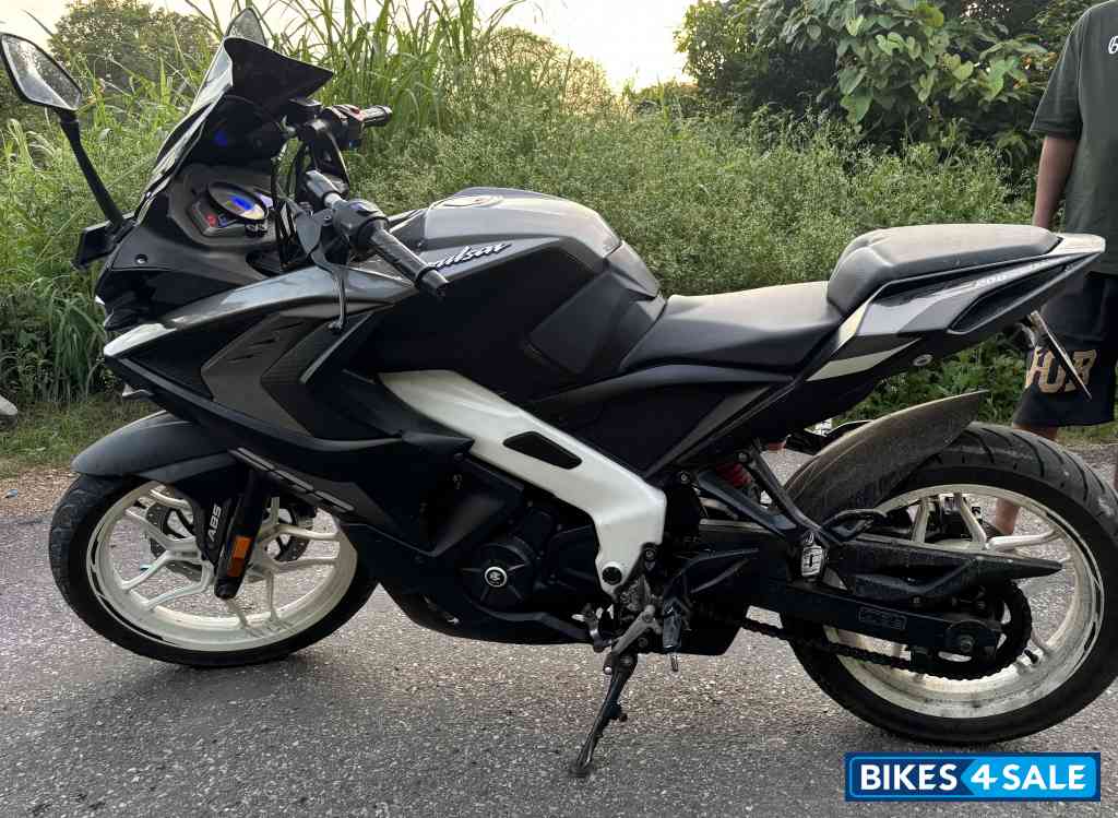Gloss Pewter Grey Bajaj Pulsar RS 200 BS6