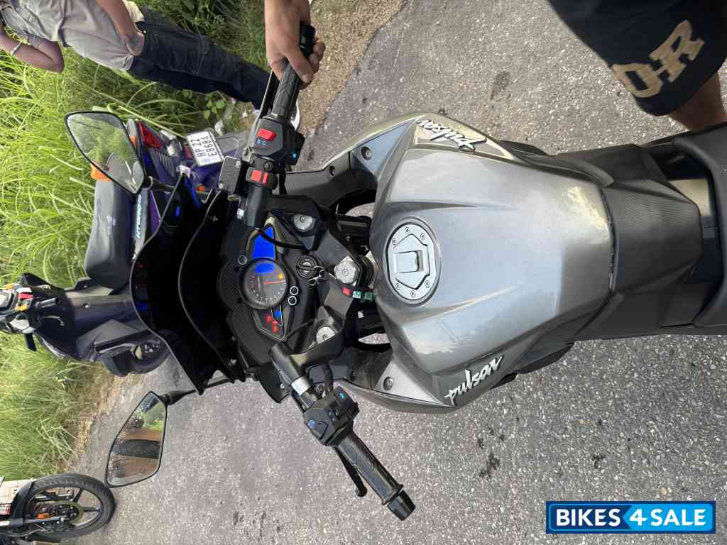 Gloss Pewter Grey Bajaj Pulsar RS 200 BS6