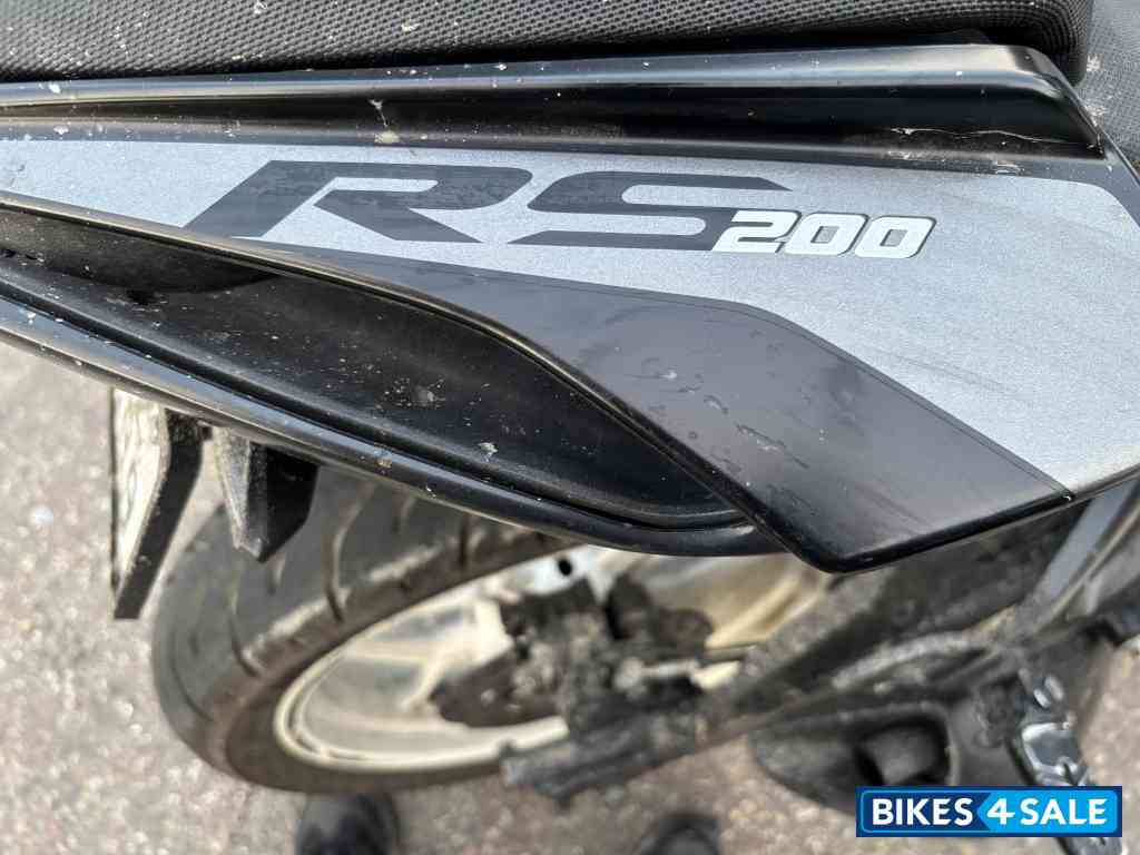 Gloss Pewter Grey Bajaj Pulsar RS 200 BS6