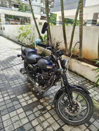 Black Bajaj Avenger Street 150