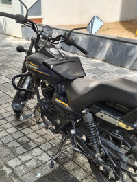Black Bajaj Avenger Street 150