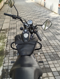 Black Bajaj Avenger Street 150