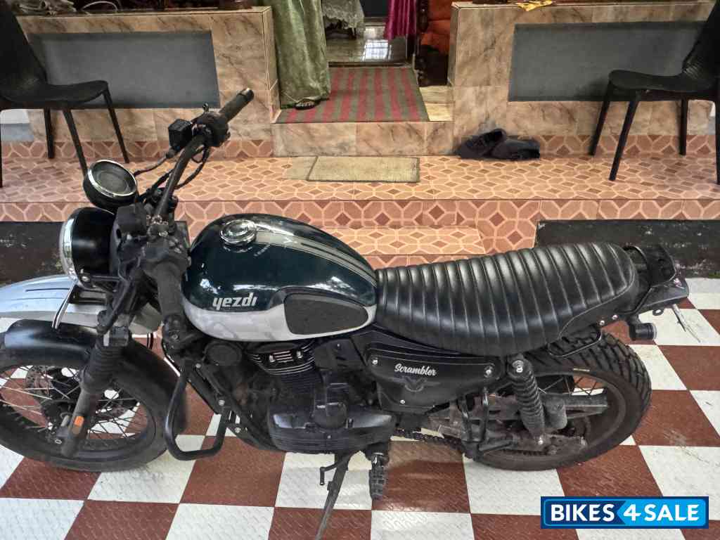 Yezdi Scrambler Single Tone