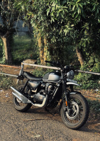 Yezdi Scrambler Single Tone
