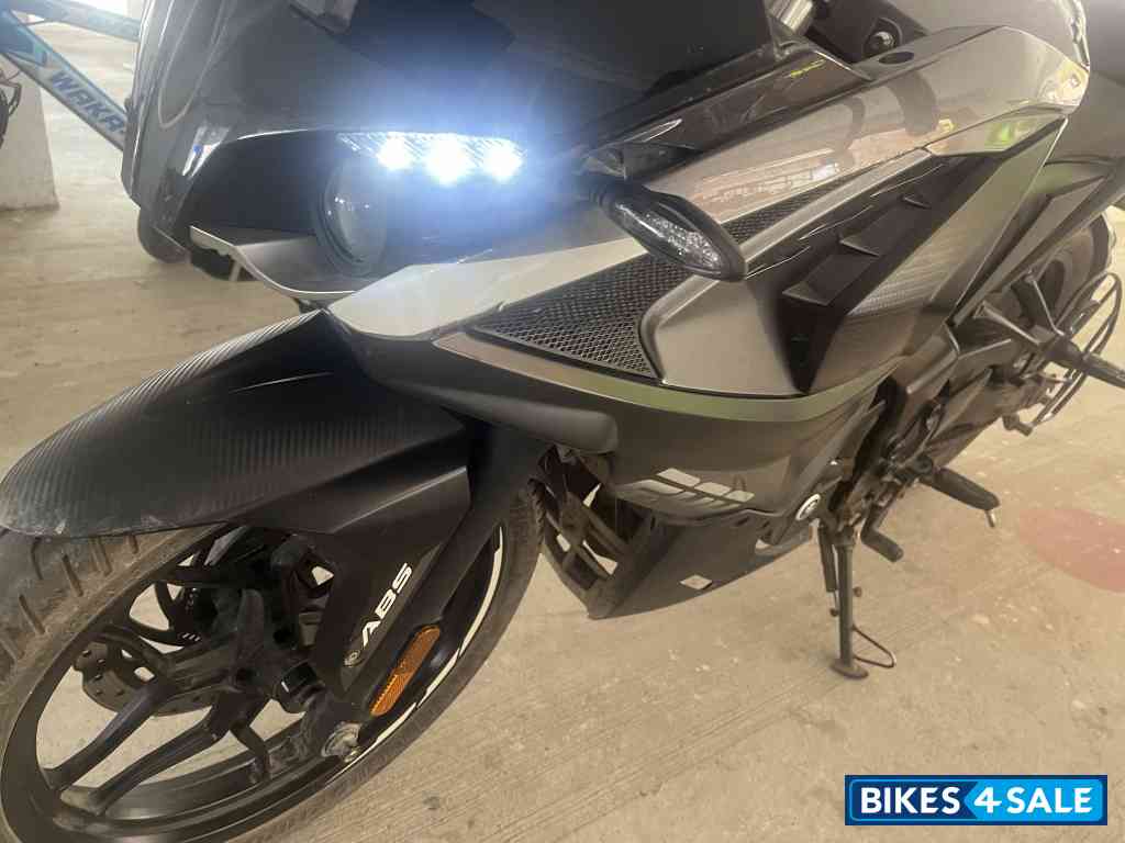 Bajaj Pulsar RS 200 BS6