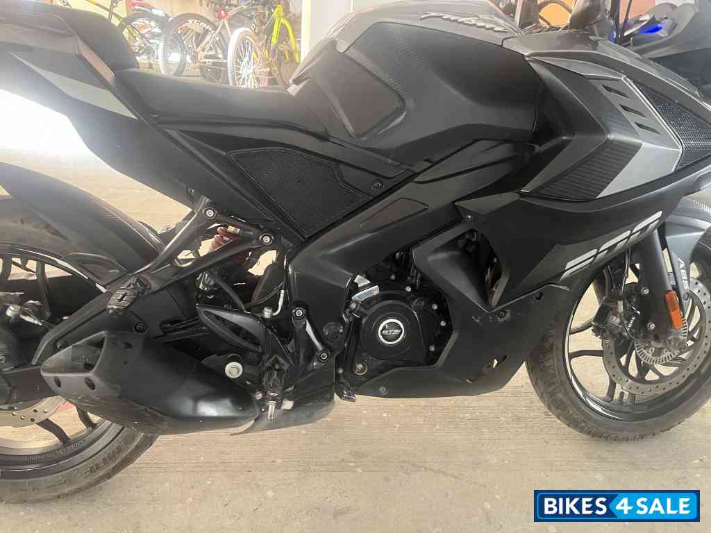 Bajaj Pulsar RS 200 BS6