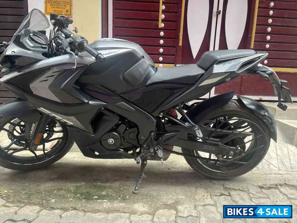 Bajaj Pulsar RS 200 BS6
