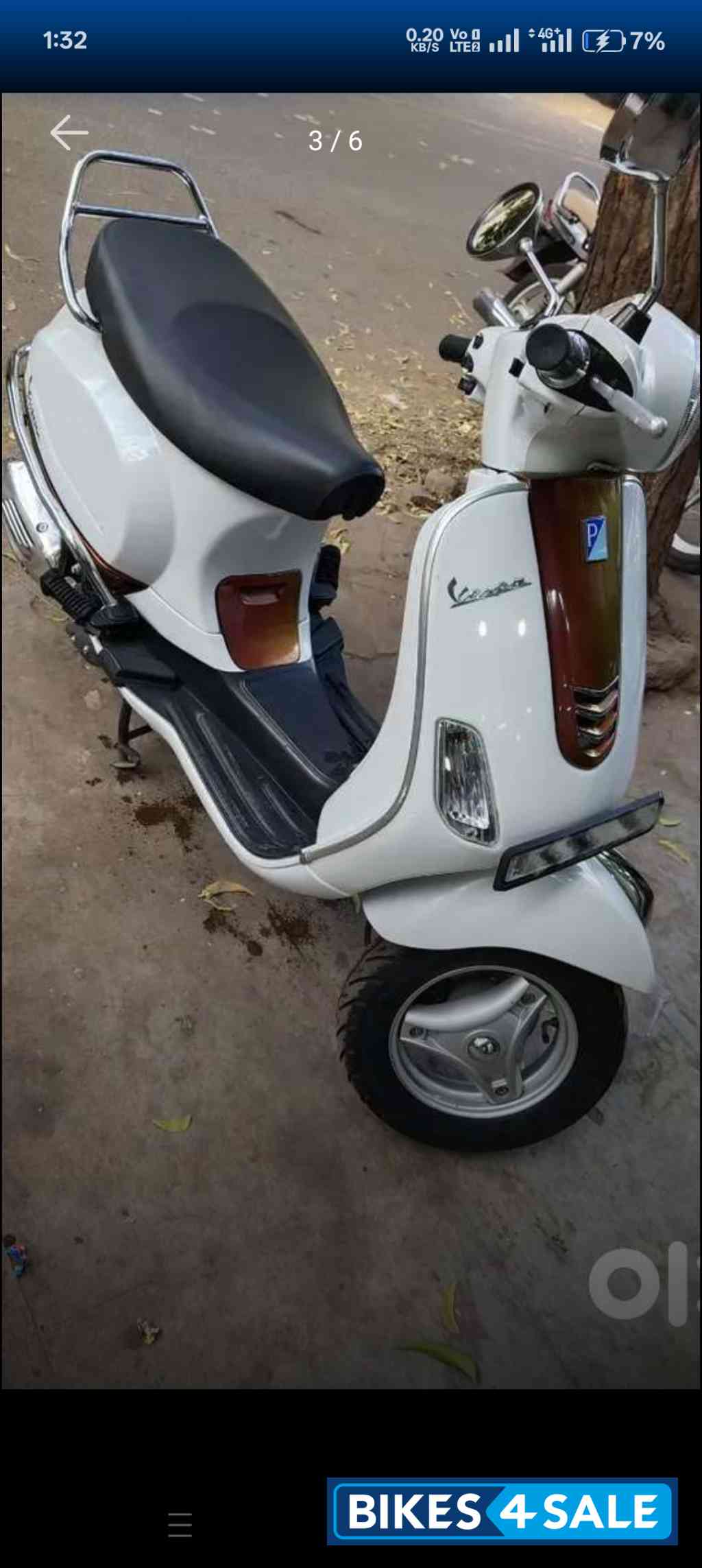 Pearl White Vespa ZX 125 BS6