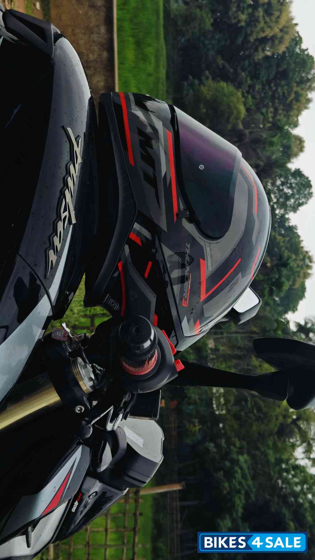 Black Bajaj Pulsar NS400Z