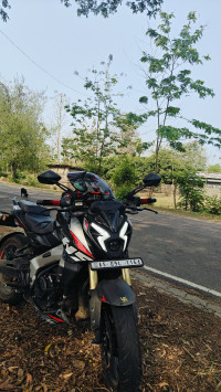 Black Bajaj Pulsar NS400Z