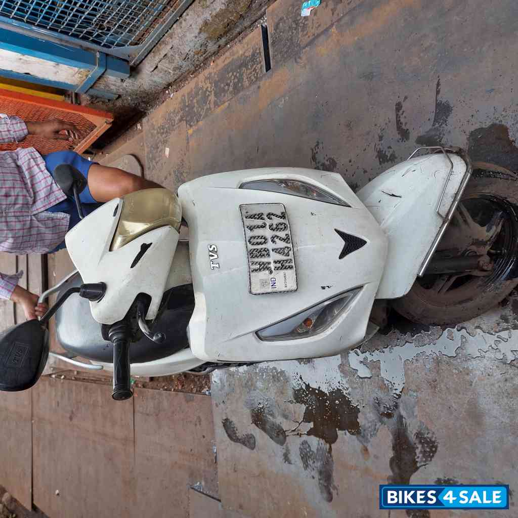 White TVS Jupiter