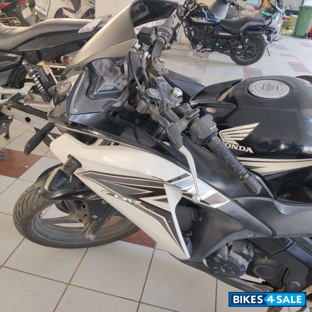 Black And White Honda CBR 150R