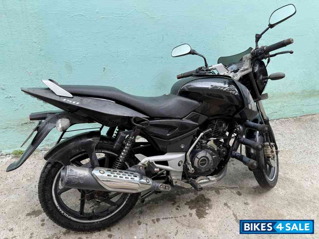 Black Bajaj Pulsar 150
