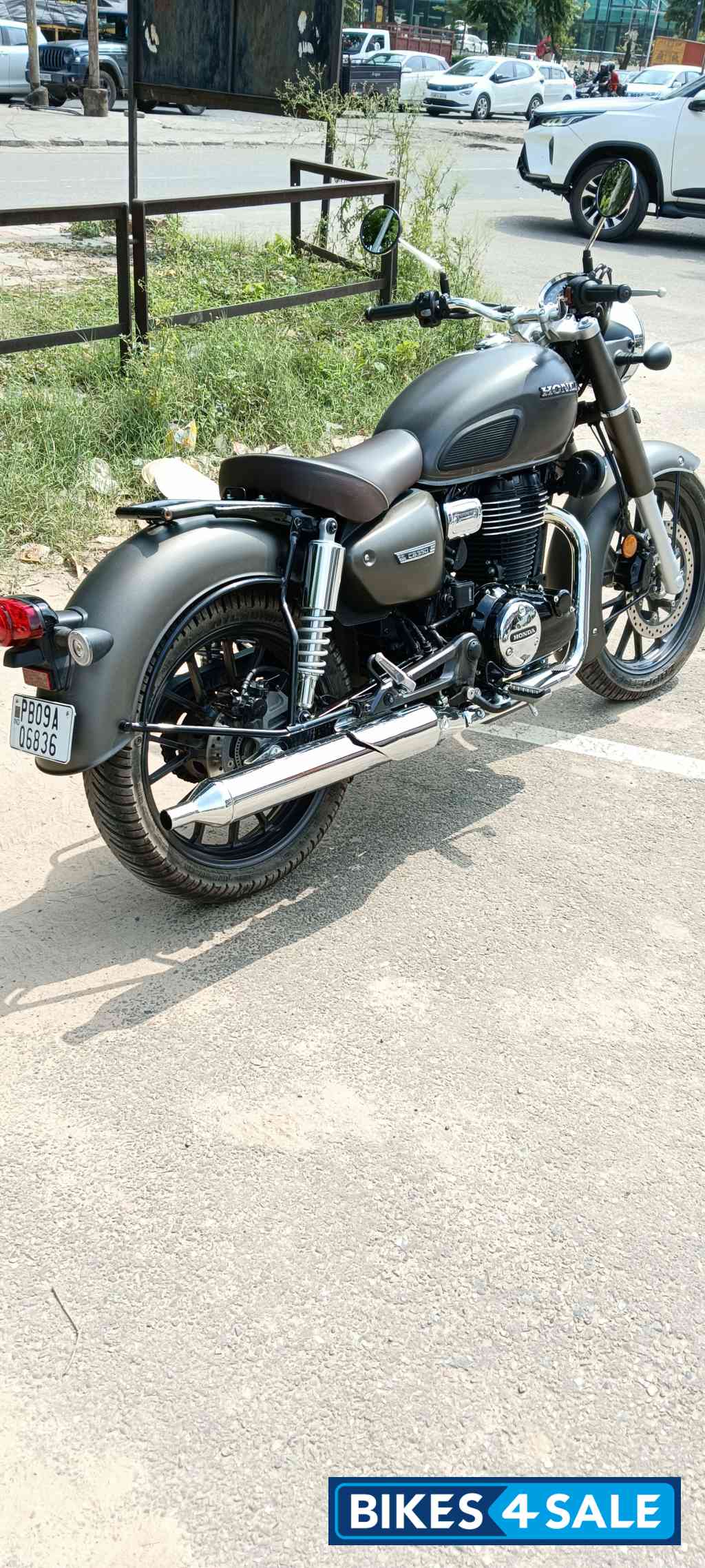 Honda CB350 DLX Pro