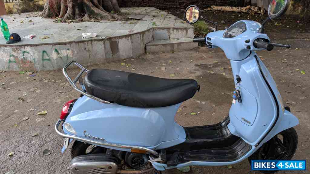 Vespa LX 125