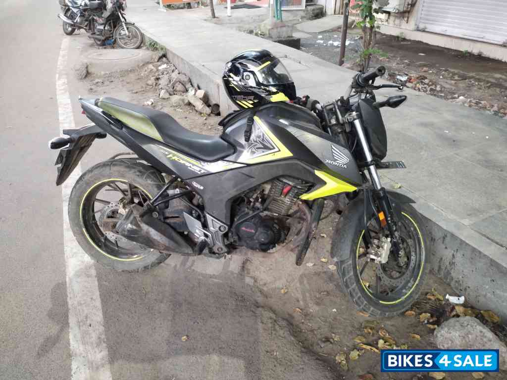 Honda CB Hornet 160R