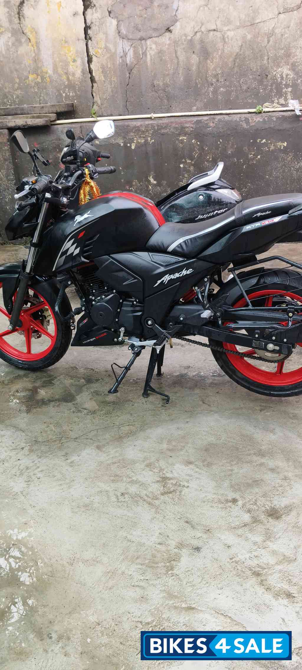 Matte Black TVS Apache RTR 160 4V Special Edition