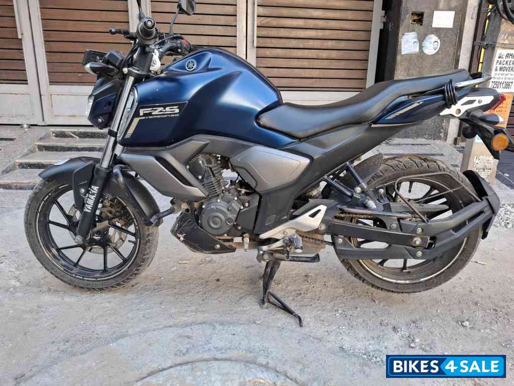 Blue Yamaha FZ FI V3 BS6