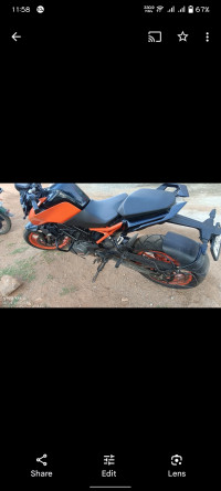 Orange/black KTM Duke 200 2022
