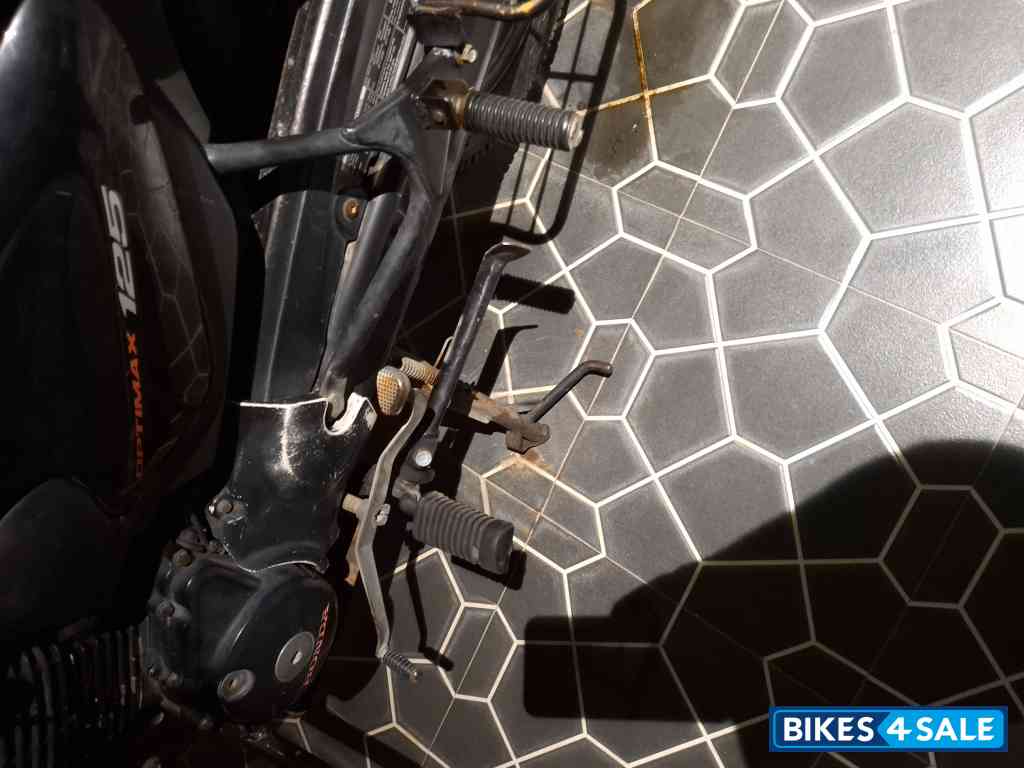 Black Honda Shine 125