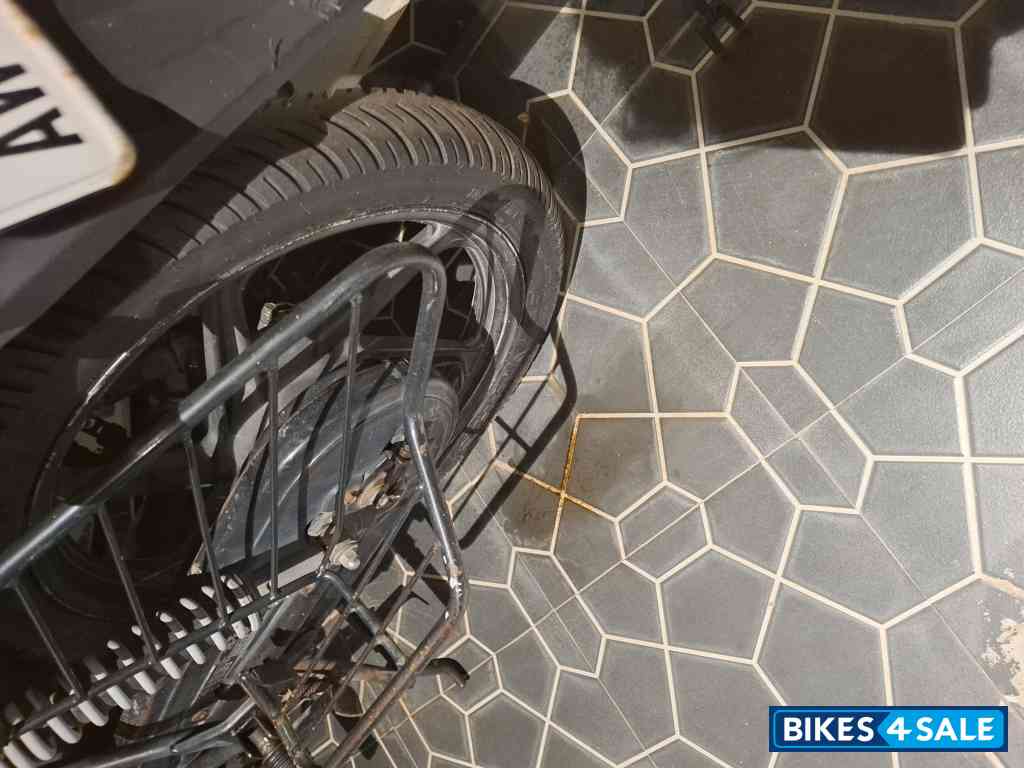 Black Honda Shine 125