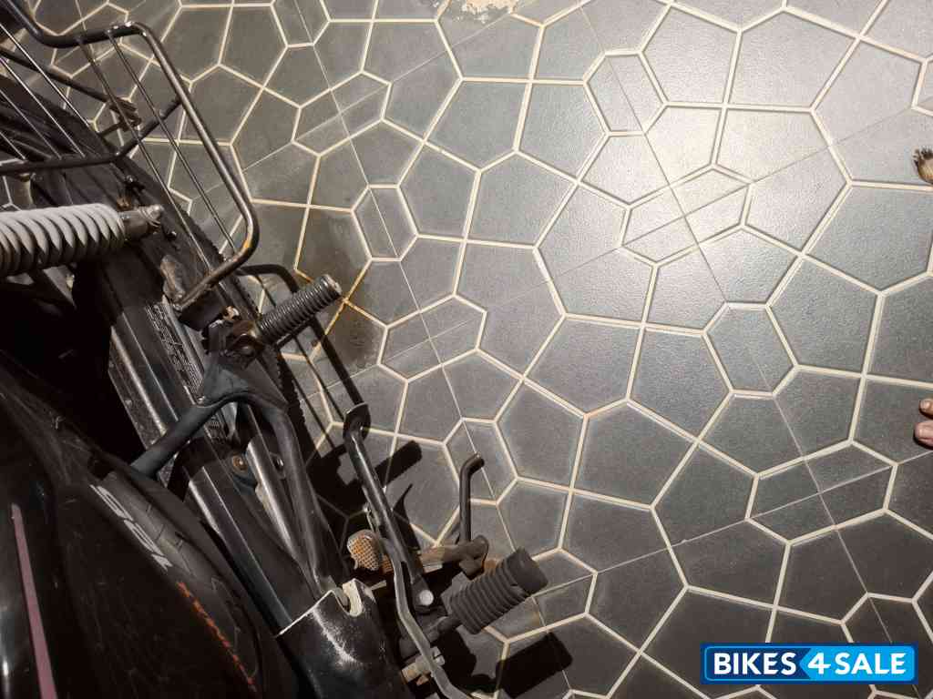 Black Honda Shine 125