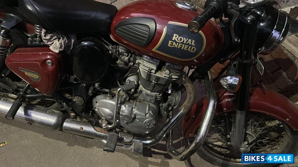 Royal Enfield Classic 350 Redditch Red