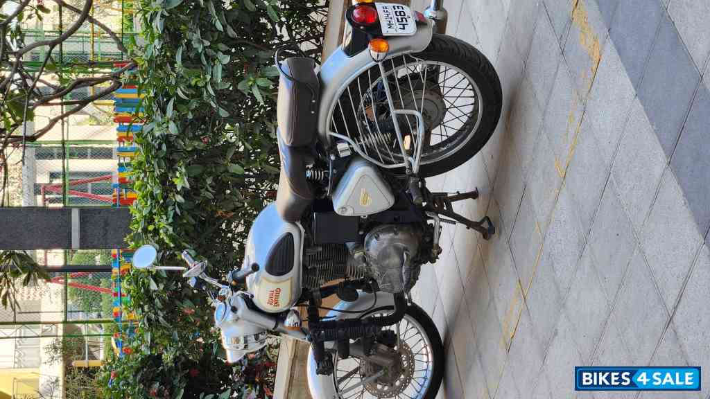 Silver Royal Enfield Classic 350