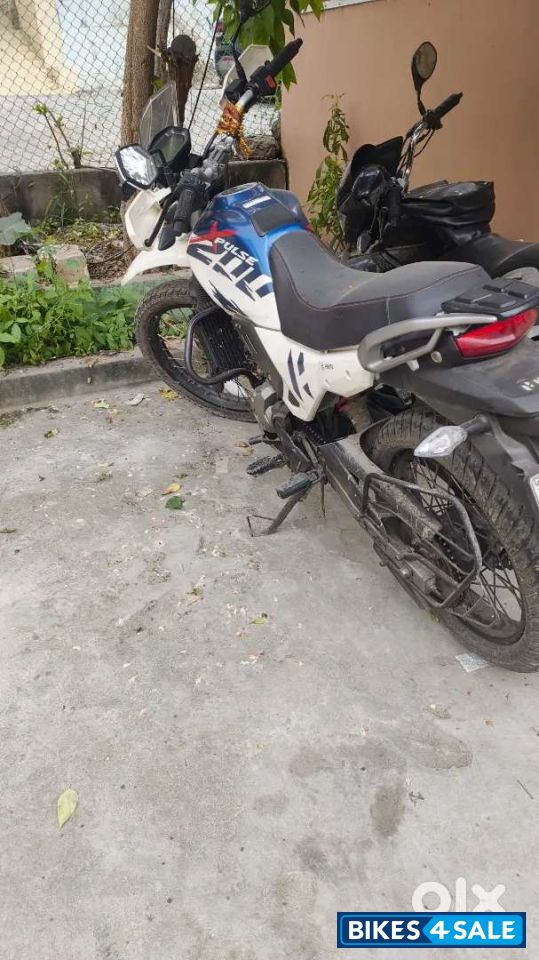 White Blue Hero Xpulse 200 4V