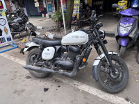 Jawa 42 Dual Channel ABS Sirius White