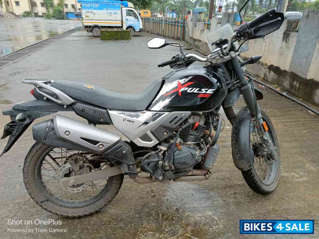 Black Hero XPulse 200 BS6