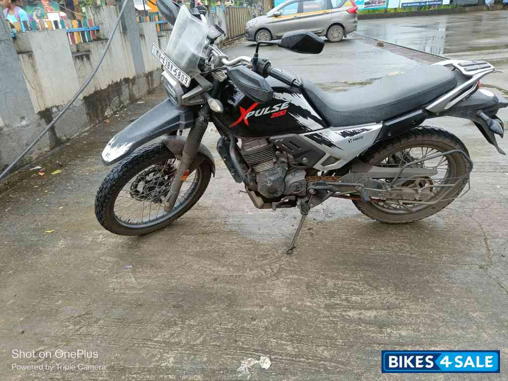 Black Hero XPulse 200 BS6
