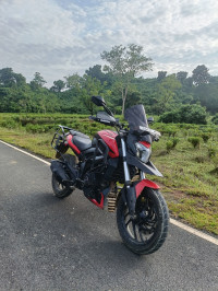 Red Bajaj Dominar 250