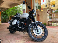 Jawa 42 Dual Channel ABS Sirius White 2021 Model