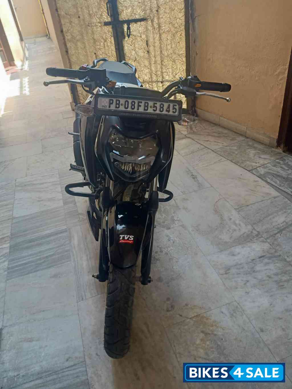 TVS Apache RTR 160 4V