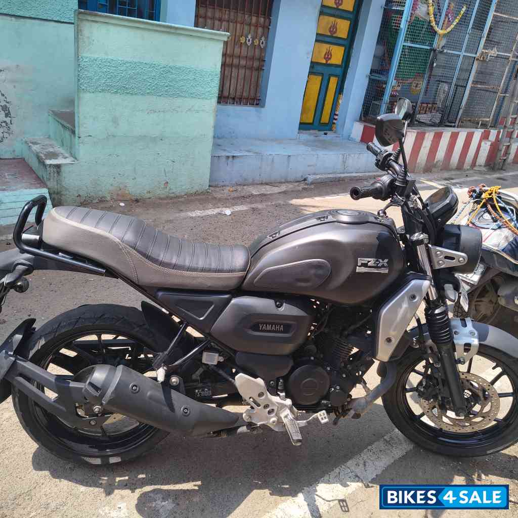 Black Yamaha FZ-X