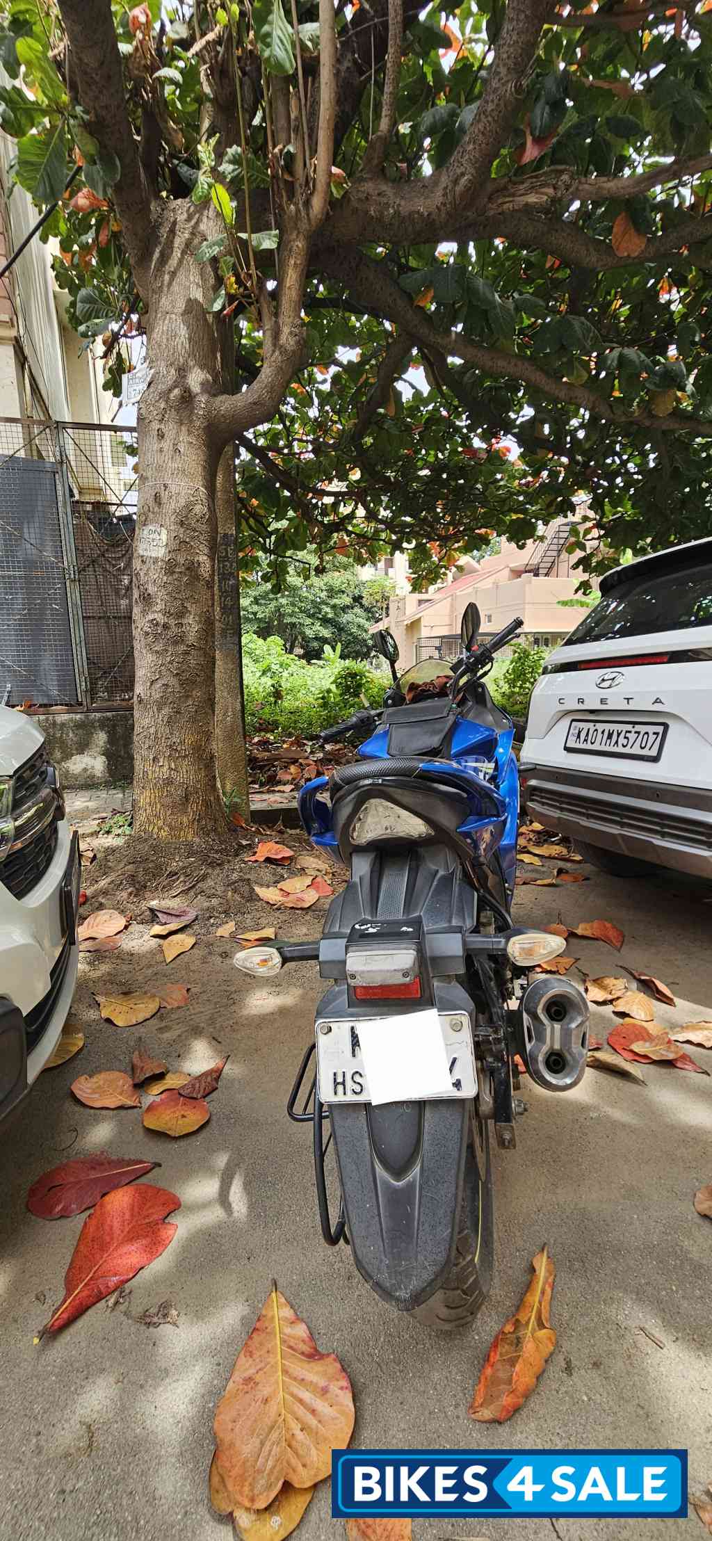 Blue Suzuki Gixxer SF Fi