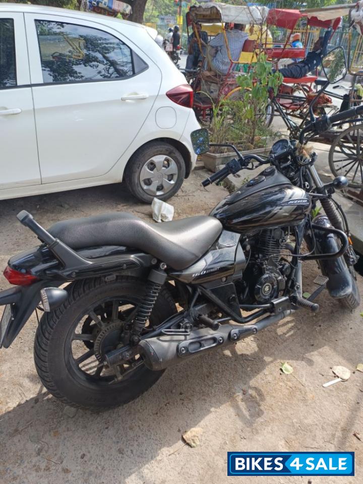 Black Bajaj Avenger Street 160 BS6